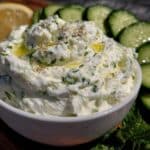 frisches griechisches tzatziki - featured image
