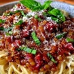 proteinreiche vegetarische linsen-bolognese - featured image